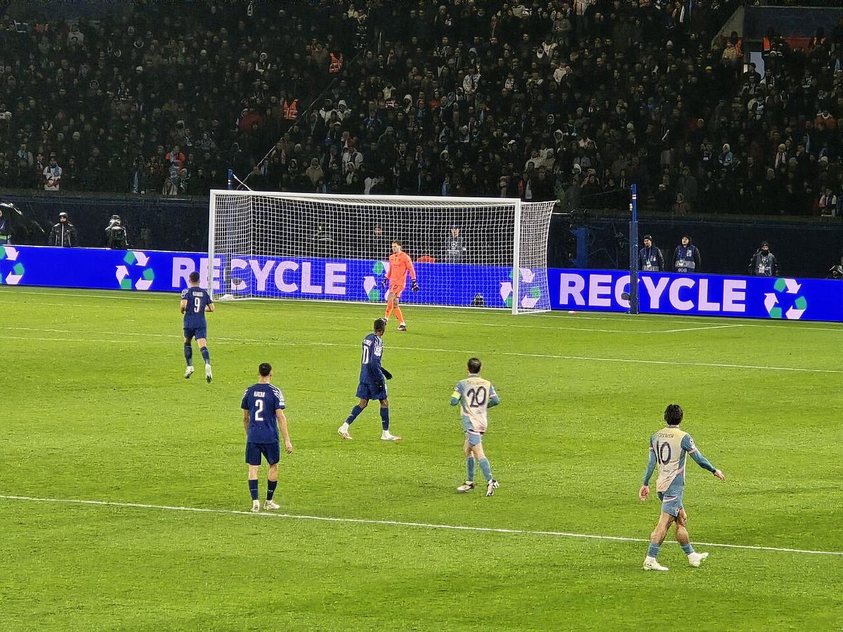 登贝莱盘带与速度技术解析：高速运动中的精准艺术