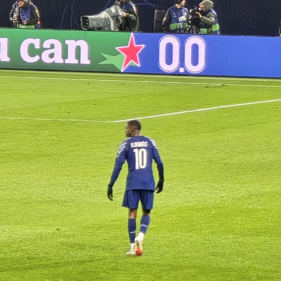 登贝莱冲击劳伦斯年度最佳：梅西之后，他能成第二个足球得主？